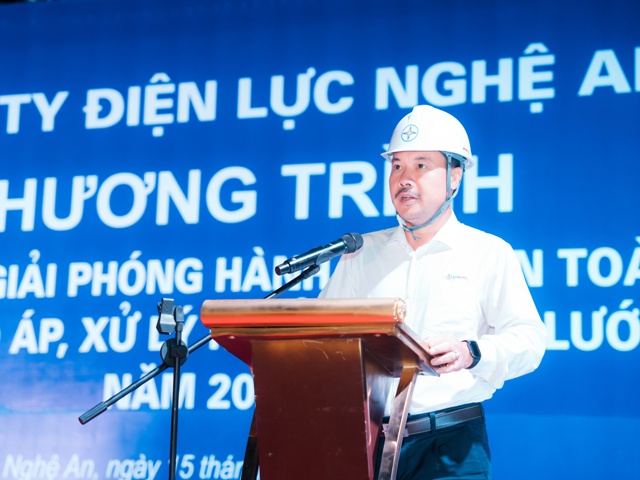 Ông Lê Quang Thanh – Phó Giám đốc PC Nghệ An phát biểu tại chương trình ra quân giải phóng hành lang an toàn lưới điện cao áp, xử lý khiếm khuyết lưới điện năm 2025. Ông Lê Quang Thanh – Phó Giám đốc PC Nghệ An phát biểu tại chương trình ra quân giải phóng hành lang an toàn lưới điện cao áp, xử lý khiếm khuyết lưới điện năm 2025.