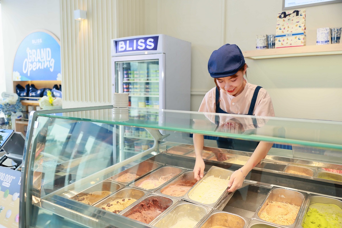 Gần 20 loại kem được bán tại cửa hàng Bliss ở Lotte Mall Tây Hồ_2
