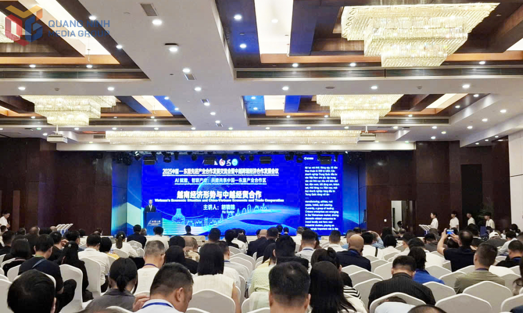 Đoàn công tác tỉnh Quảng Ninh tham dự hội nghị phát triển hợp tác kinh tế xuyên biên giới Trung - Việt