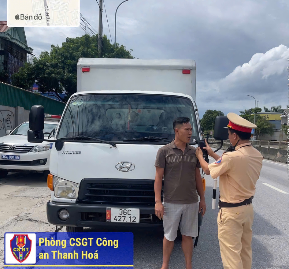 Tập trung kiểm tra nồng độ cồn của người điều khiển phương tiện tham gia giao thông Tập trung kiểm tra nồng độ cồn của người điều khiển phương tiện tham gia giao thông