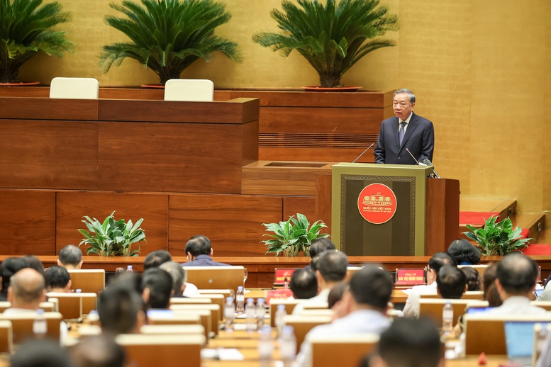 Tổng Bí thư Tô Lâm: Từ nay đến 2030, chúng ta phấn đấu dự phòng công suất tối thiểu 15%, giảm tổn thất điện năng đáng kể - Ảnh VGP/Nhật Bắc