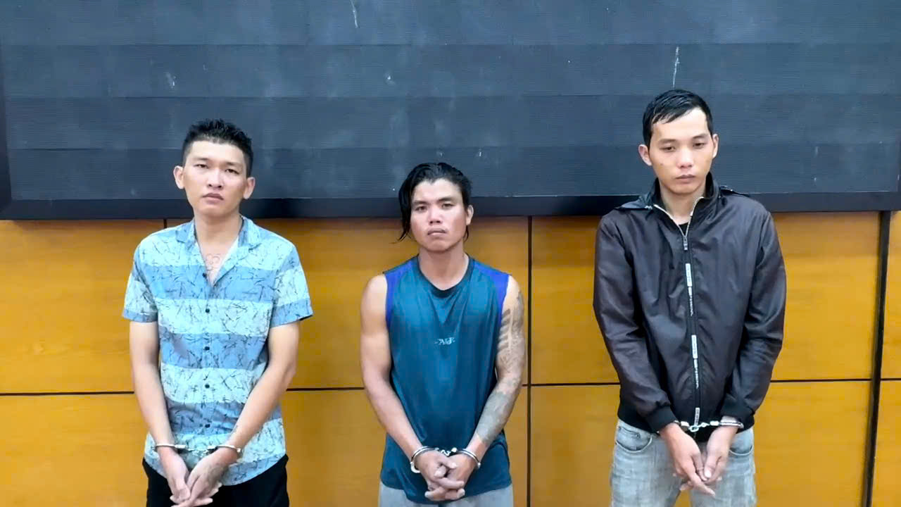 TP. HCM: Bắt nhóm đối tượng giả danh Công an để cướp tài sản