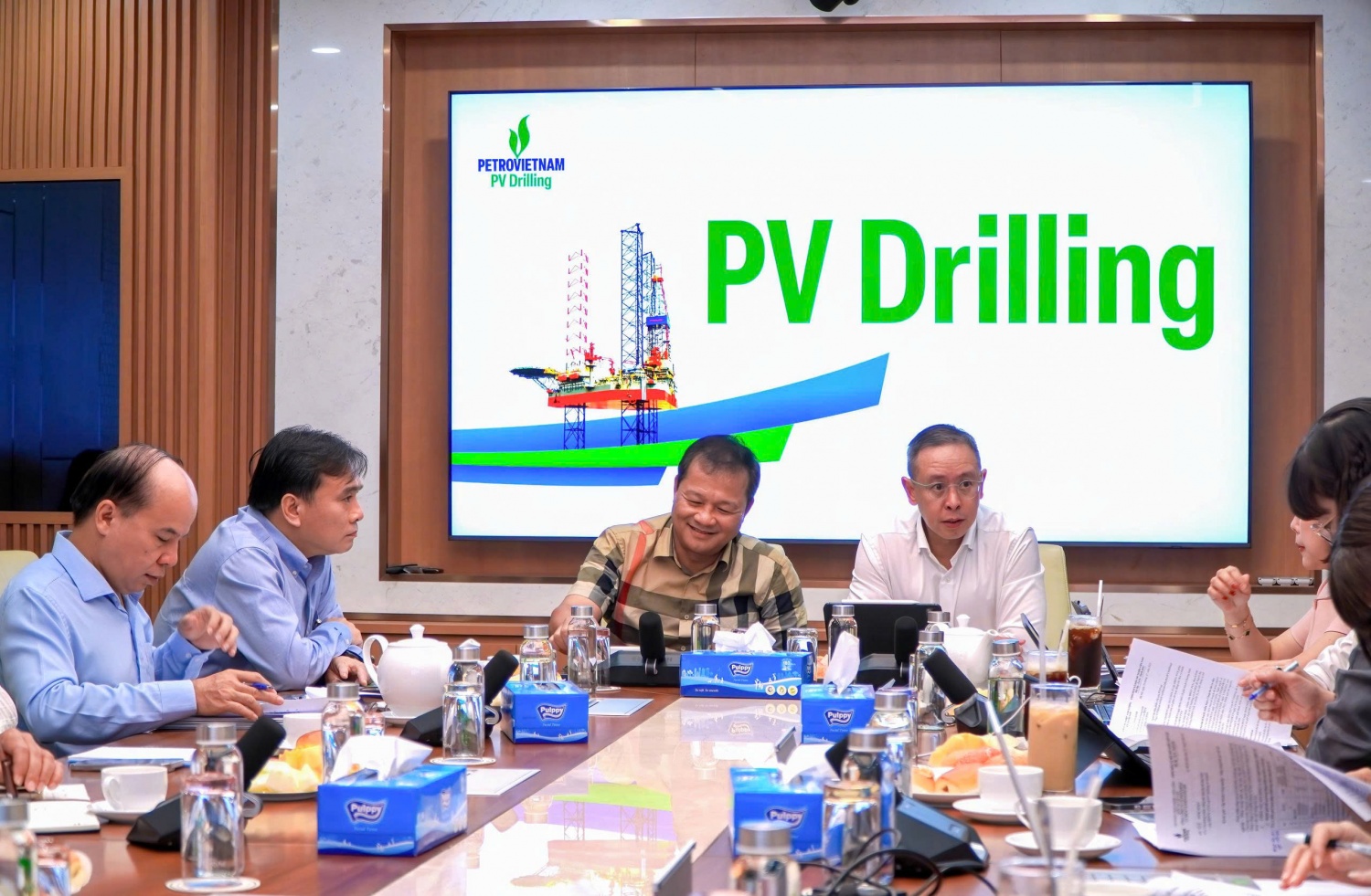 Ông Trần Bình Minh -Thành viên HĐTV Petrovietnam tin tưởng PV Drilling sẽ hoàn thành xuất sắc tất cả các nhiệm vụ kế hoạch được giao, góp phần vào thành công chung của Tập đoàn duy trì tăng trưởng hai con số theo chủ trương chung của Đảng – Chính phủ