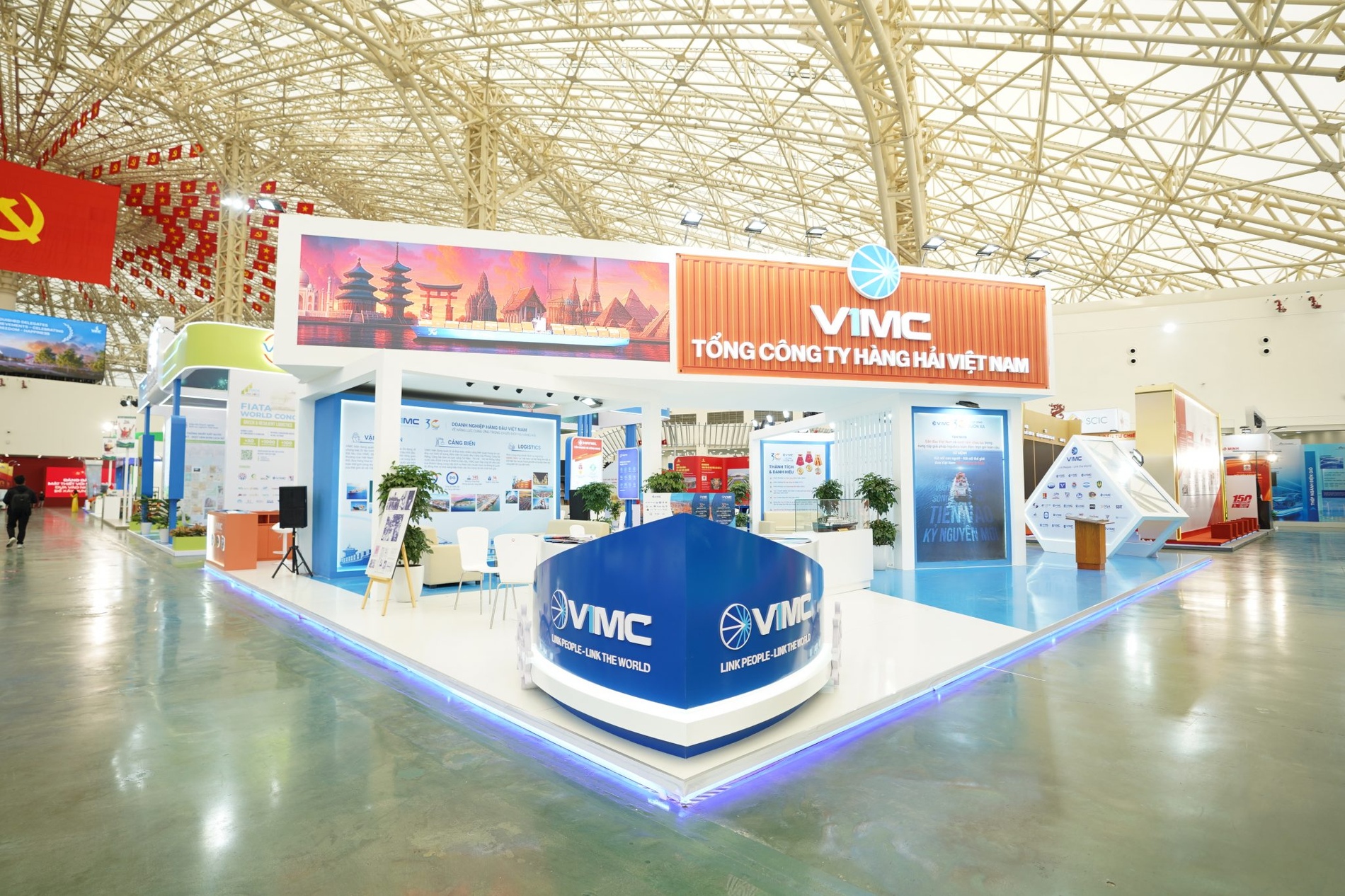 Toàn cảnh không gian trưng bày VIMC tại triển lãm