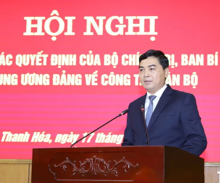 Đồng chí Nguyễn Hoài Anh, Ủy viên dự khuyết Trung ương Đảng, Phó Bí thư Tỉnh ủy phát biểu nhận nhiệm vụ.