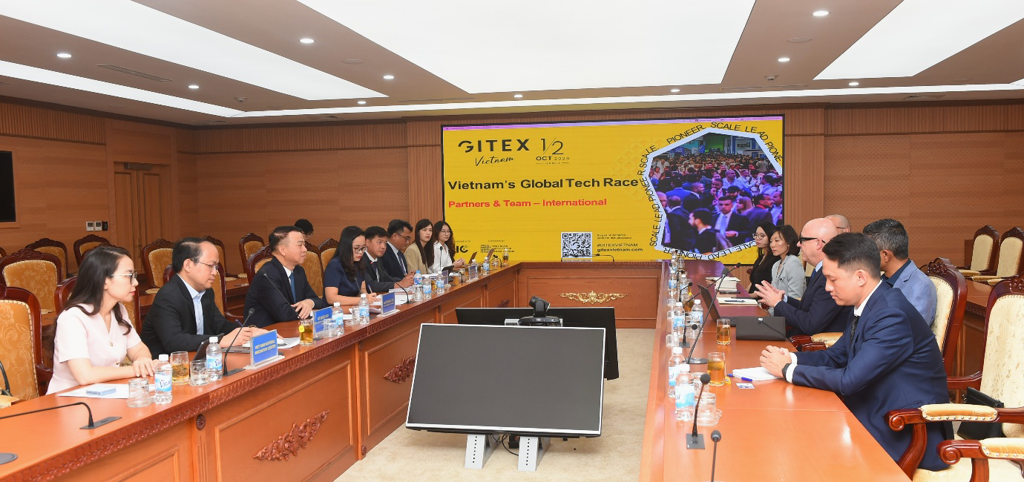 Toàn cảnh buổi làm việc.