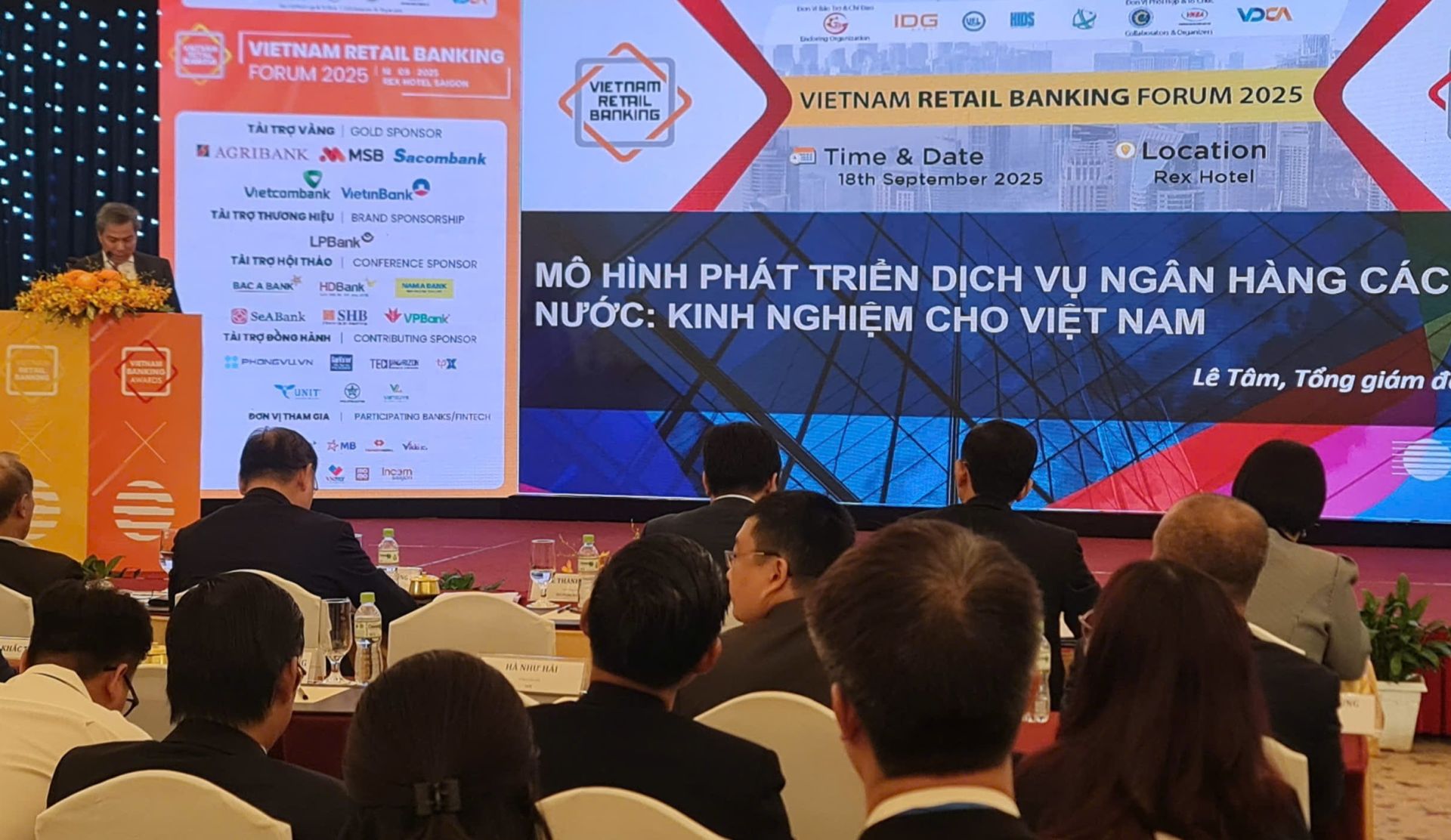 Diễn đàn Ngân hàng Bán lẻ Việt Nam 2025 mang chủ đề “Tài chính số toàn diện: Kỷ nguyên dữ liệu và Tài sản số - Hướng đến Trung tâm tài chính hiện đại và bền vững”