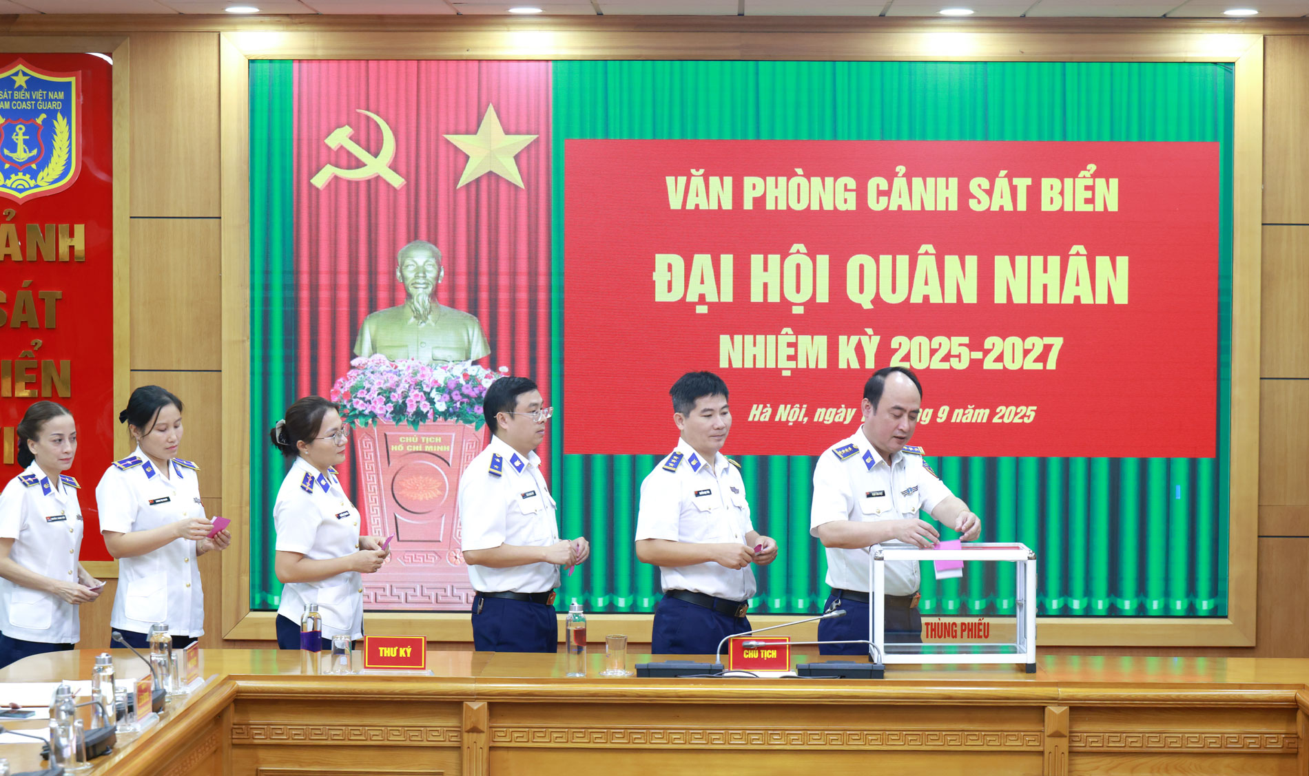 Đại hội bỏ phiếu Bầu Hội đồng quân nhân Văn phòng Cảnh sát biển nhiệm kỳ 2025 - 2027. Đại hội bỏ phiếu Bầu Hội đồng quân nhân Văn phòng Cảnh sát biển nhiệm kỳ 2025 - 2027.