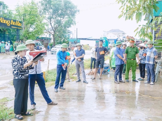 Xã Hợp Minh hiện vẫn còn 8 hộ với 9 thửa đất thuộc khu vực xã Viên Thành (cũ), dài khoảng 132 m, chưa thực hiện giải tỏa. Xã Hợp Minh hiện vẫn còn 8 hộ với 9 thửa đất thuộc khu vực xã Viên Thành (cũ), dài khoảng 132 m, chưa thực hiện giải tỏa.