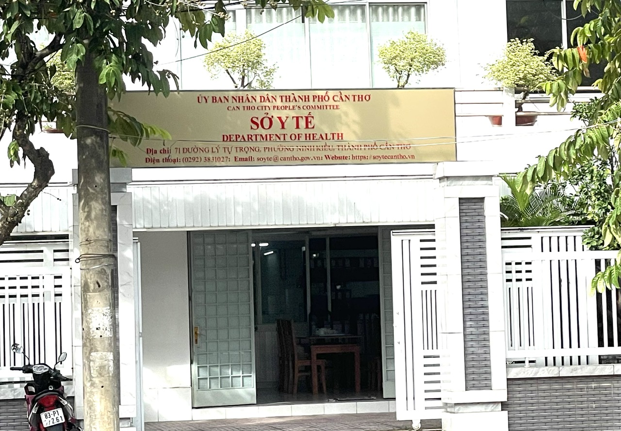 Cần Thơ: Đình chỉ lưu hành, tiêu hủy lô mỹ phẩm không đạt chất lượng LD Perfume Oil