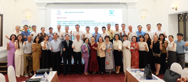 Các đại biểu quyết tâm tăng tốc và hành động cụ thể để đón lượng khách như kỳ vọng. Các đại biểu quyết tâm tăng tốc và hành động cụ thể để đón lượng khách như kỳ vọng.