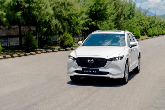 Mazda CX-5 dù không giảm trực tiếp nhưng lại được hỗ trợ 50% lệ phí trước bạ trong tháng 9/2025.