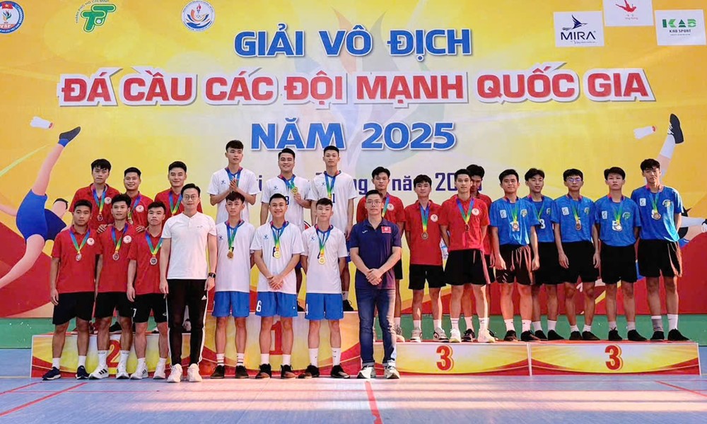 Vận động viên Bắc Ninh nhận Huy chương Vàng nội dung đội tuyển 3 nam. Vận động viên Bắc Ninh nhận Huy chương Vàng nội dung đội tuyển 3 nam.