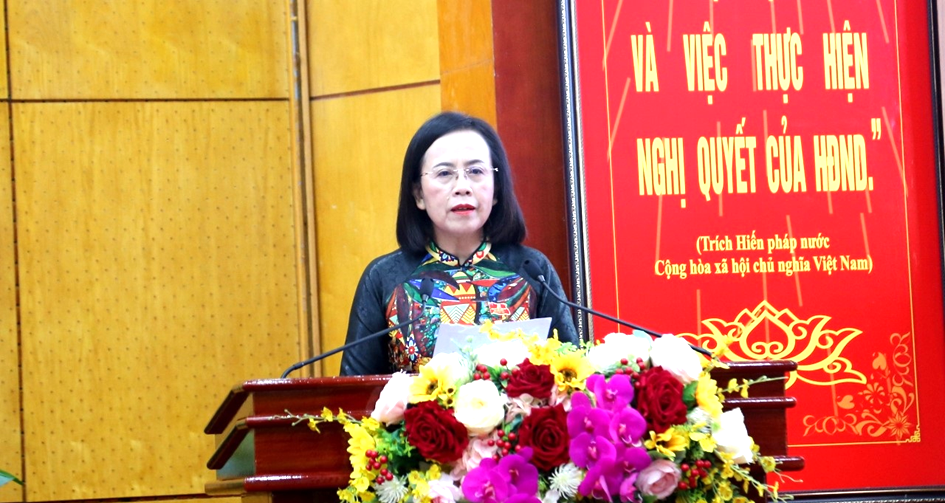 Chủ tịch HĐND tỉnh Lạng Sơn Đoàn Thị Hậu phat biểu