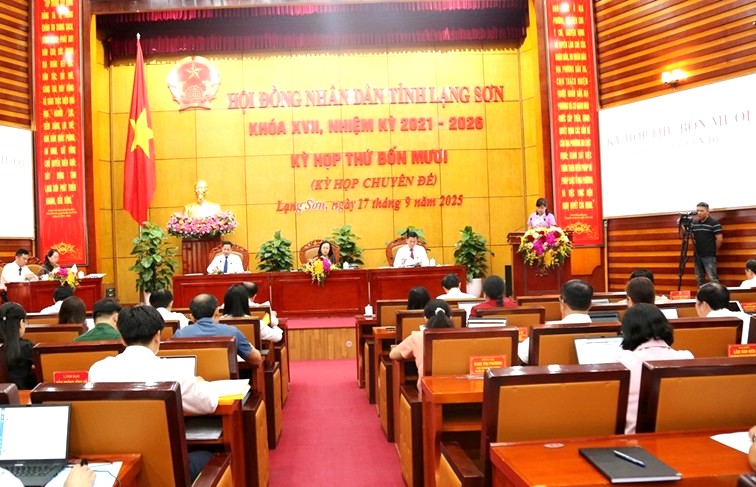 Quang cảnh kỳ họp