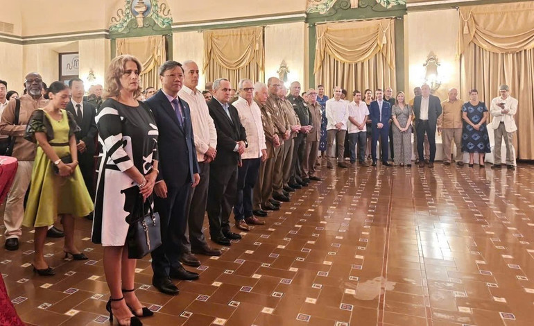 Các đại biểu tham dự lễ kỷ niệm. (Ảnh: Đại sứ quán Việt Nam tại Cuba)