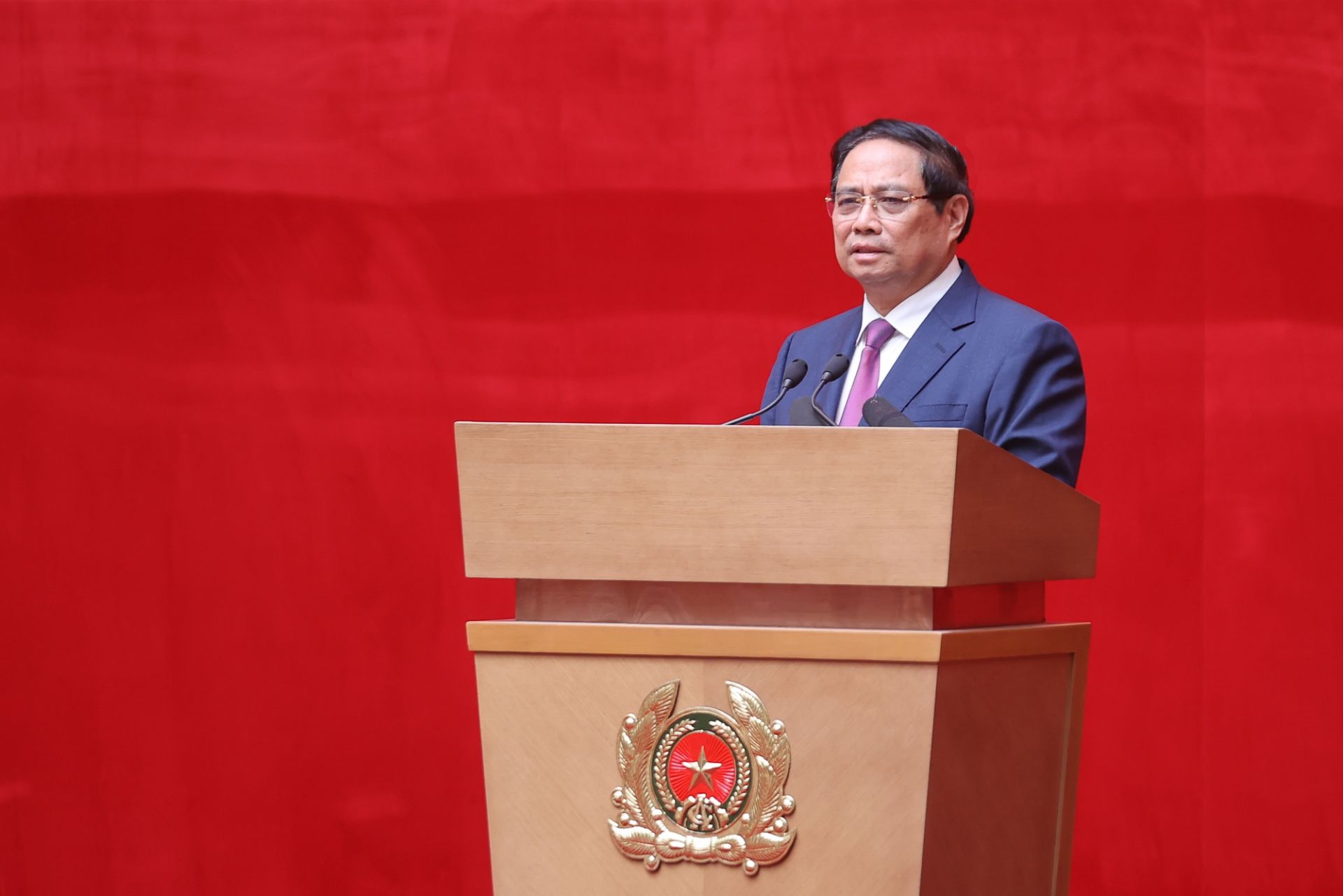 Thủ tướng nêu rõ, Chiến lược tổng thể, toàn diện đã ban hành, việc thực hiện thành công phụ thuộc vào hành động tích cực, chủ động của các cấp, các bộ ngành, các địa phương, đặc biệt là phát huy vai trò của cấp cơ sở - Ảnh: VGP/Nhật Bắc