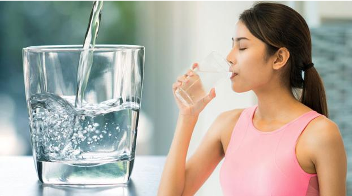 Uống nhiều nước trong ngày “đèn đỏ” giúp cải thiện đau bụng kinh hiệu quả Uống nhiều nước trong ngày “đèn đỏ” giúp cải thiện đau bụng kinh hiệu quả