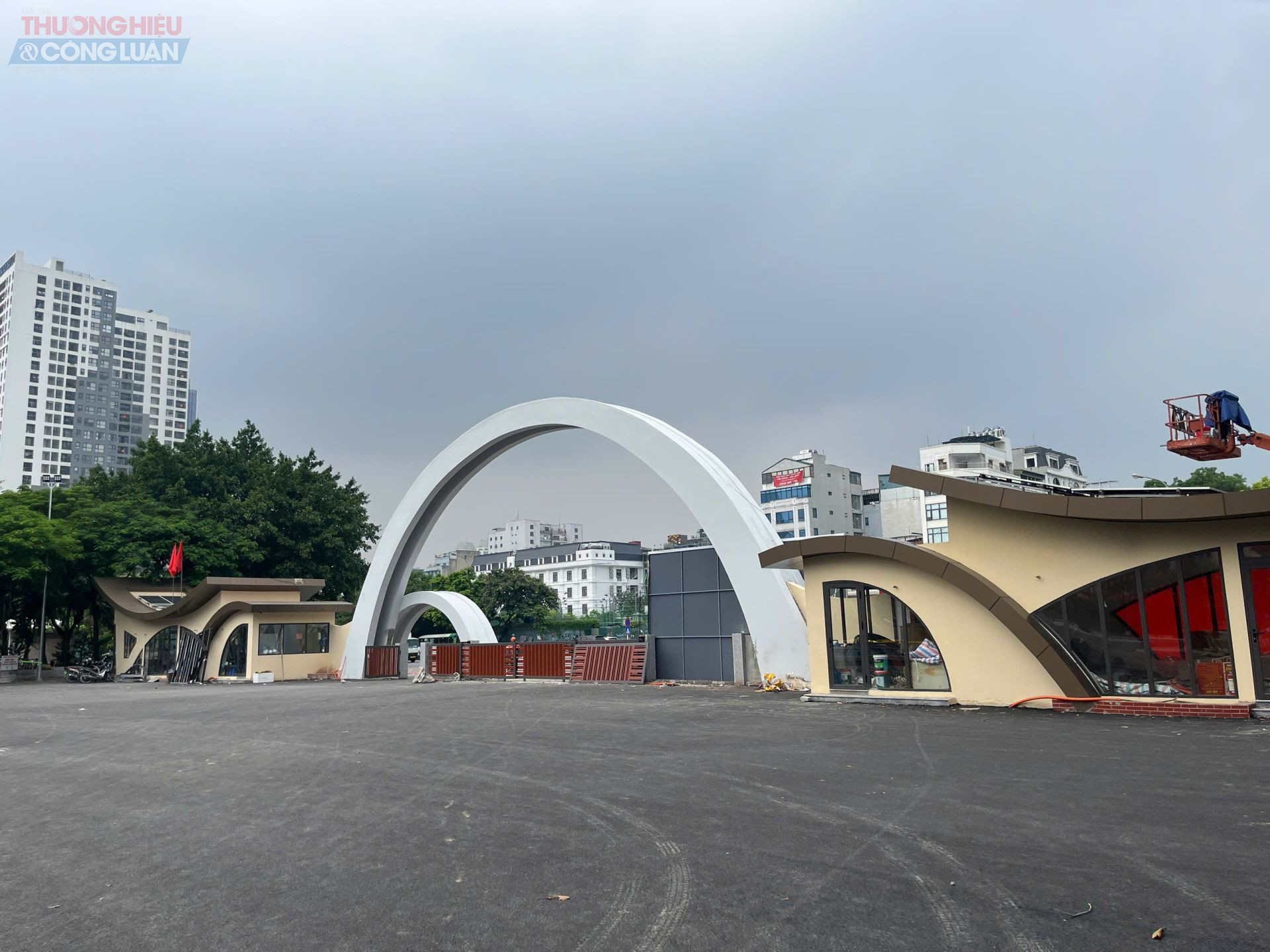 Khởi công từ tháng 2/2025 với tổng mức đầu tư hơn 66 tỉ đồng, dự án cải tạo Công viên Cầu Giấy rộng hơn 6.500m2 tập trung nâng cấp hạ tầng và bổ sung nhiều tiện ích công cộng.