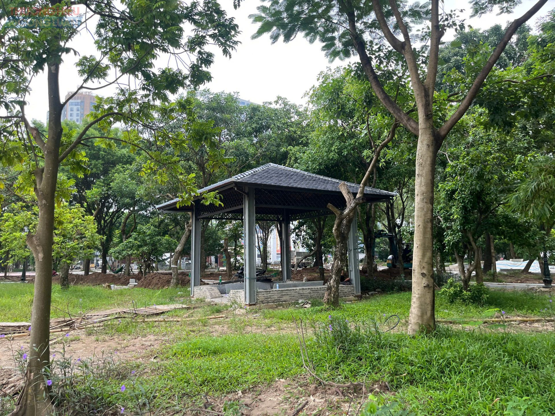 Các chòi nghỉ chân được thiết kế mới với kiến trúc hiện đại, thông thoáng đã được dựng lên.