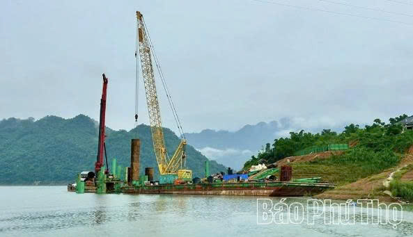 Đẩy nhanh tiến độ thi công dự án cầu Hòa Sơn, thuộc dự án cao tốc Hòa Bình - Mộc Châu