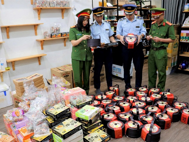 Nghệ An: Thu giữ gần 4.200 chiếc bánh trung thu không rõ nguồn gốc