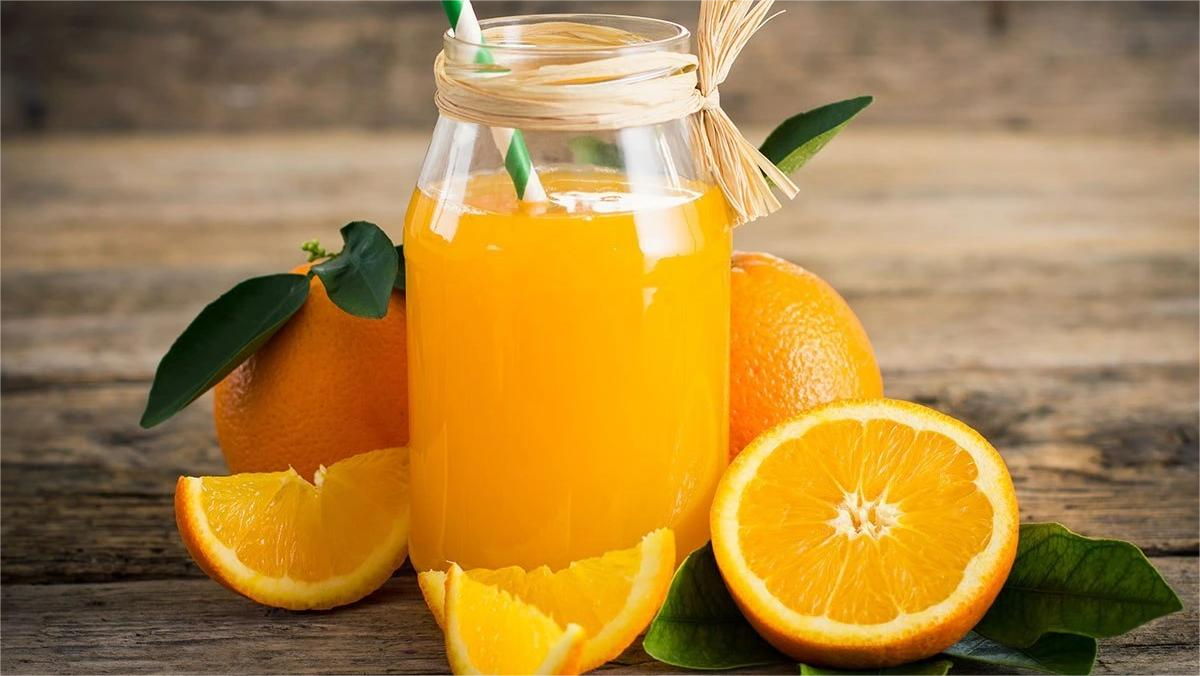 Cẩn trọng khi uống nước cam: Lượng đường tự nhiên cao không kém soda