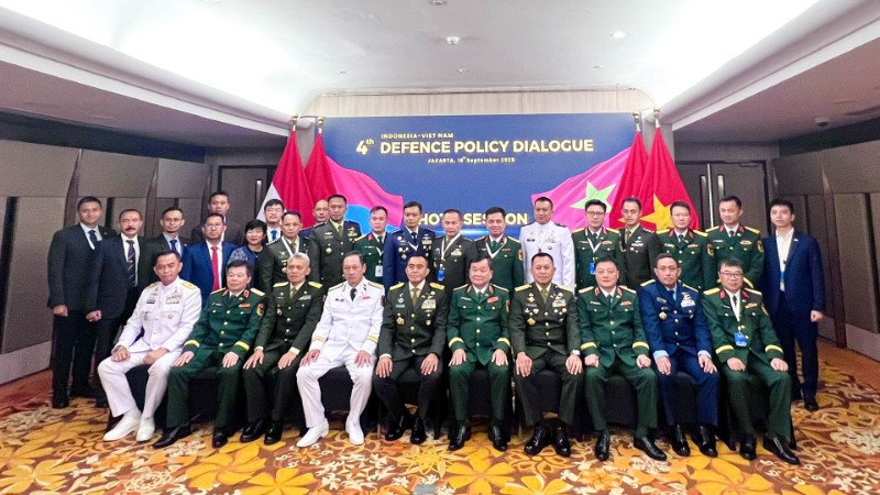 Các đại biểu tại Đối thoại Chính sách Quốc phòng Việt Nam–Indonesia lần thứ 4. Các đại biểu tại Đối thoại Chính sách Quốc phòng Việt Nam–Indonesia lần thứ 4.