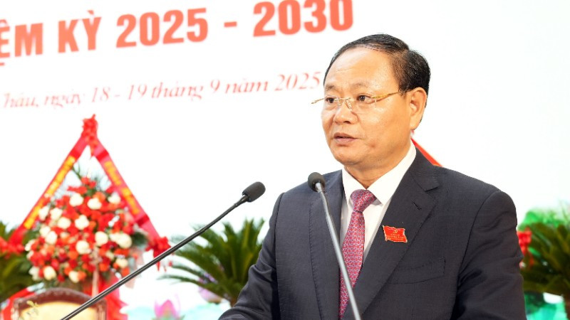 Đồng chí Lê Minh Ngân phát biểu nhận nhiệm vụ. Đồng chí Lê Minh Ngân phát biểu nhận nhiệm vụ.