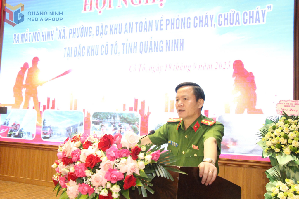 Đại tá Lê Hồng Vân, Ủy viên BTV Đảng ủy, Phó Giám đốc Công an tỉnh Quảng Ninh phát biểu chỉ đạo tại hội nghị.