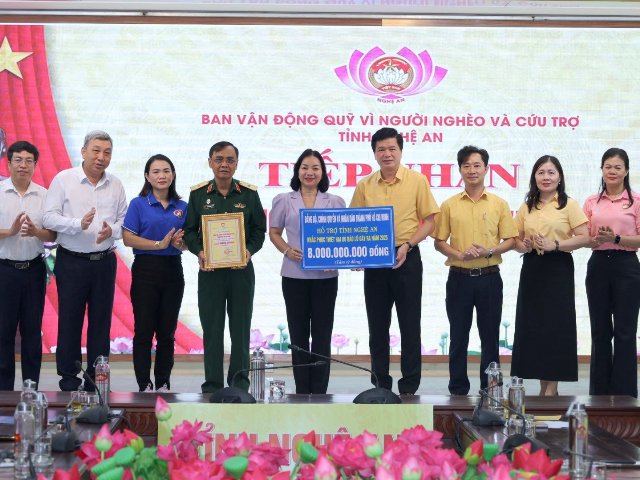 Nghệ An tiếp nhận 8 tỷ đồng hỗ trợ từ TP. Hồ Chí Minh để khắc phục hậu quả bão số 5