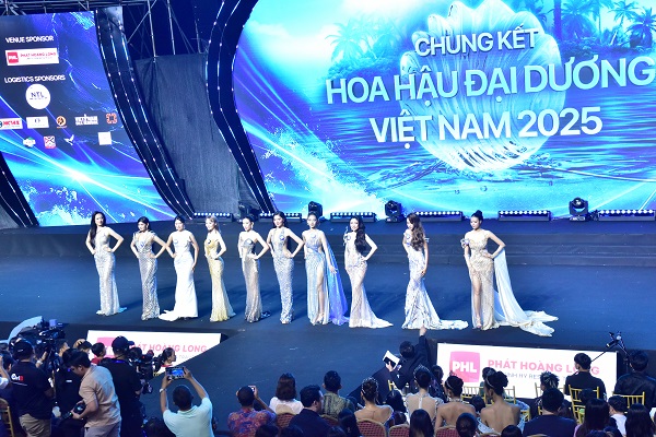 TOP 10 trong trang phục dạ hội