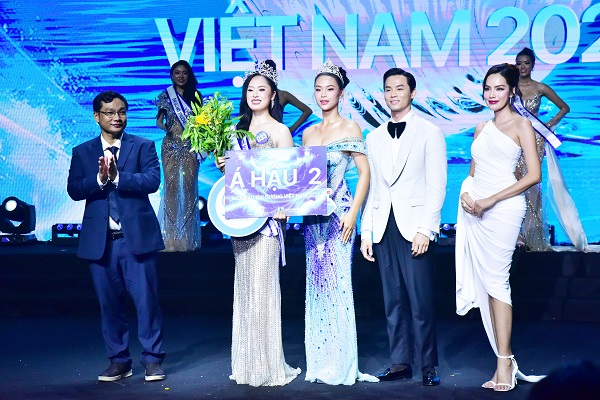 Trao giải Á hậu 2