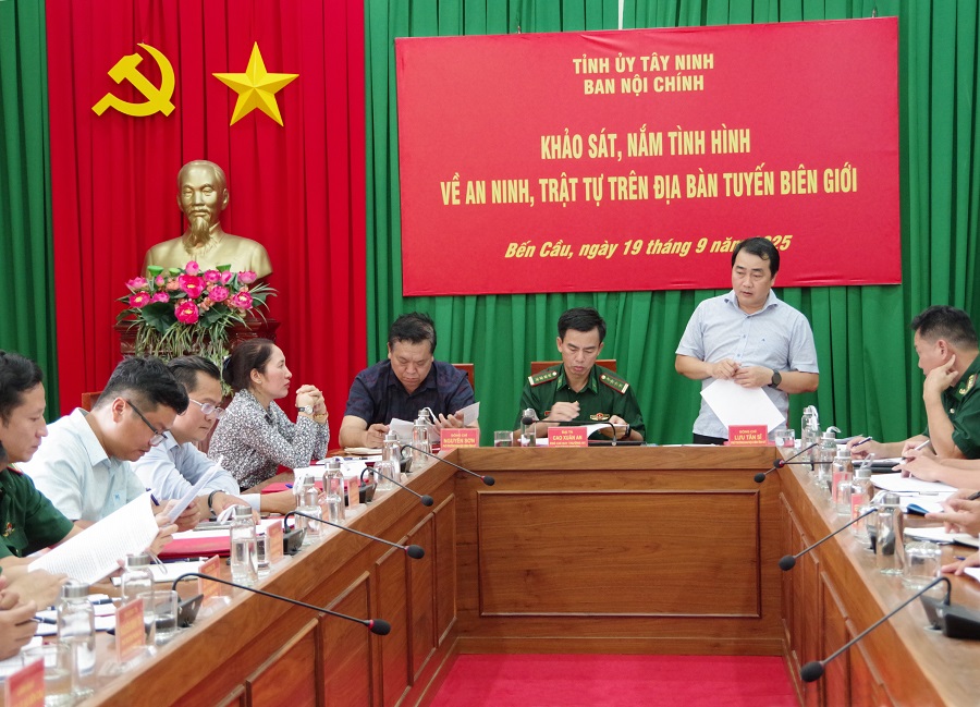 Đồng chí Lưu Tấn Sĩ, Phó trưởng Ban Nội chính Tỉnh uỷ kết luận chuyến khảo sát