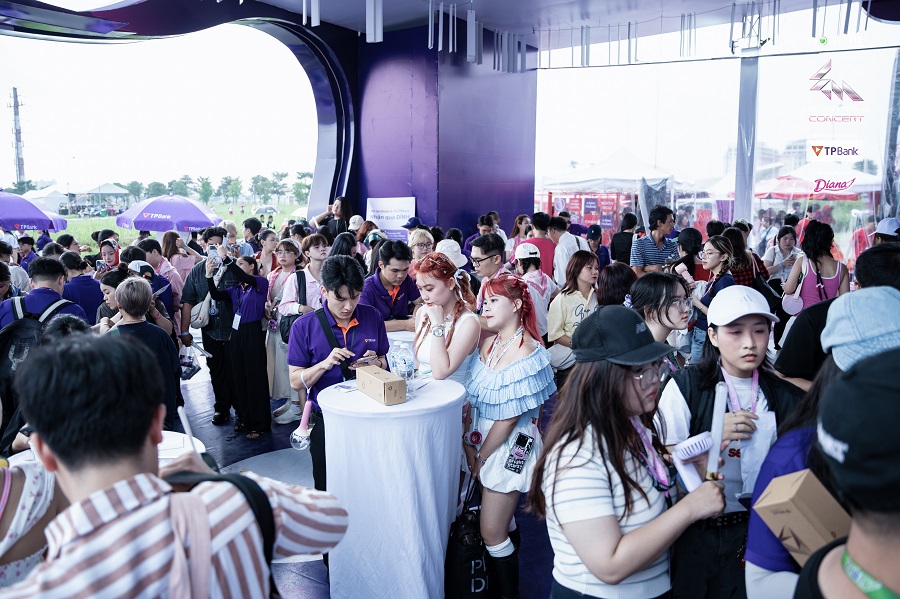 Booth TPBank trở thành điểm “check-in” hot nhất concert.