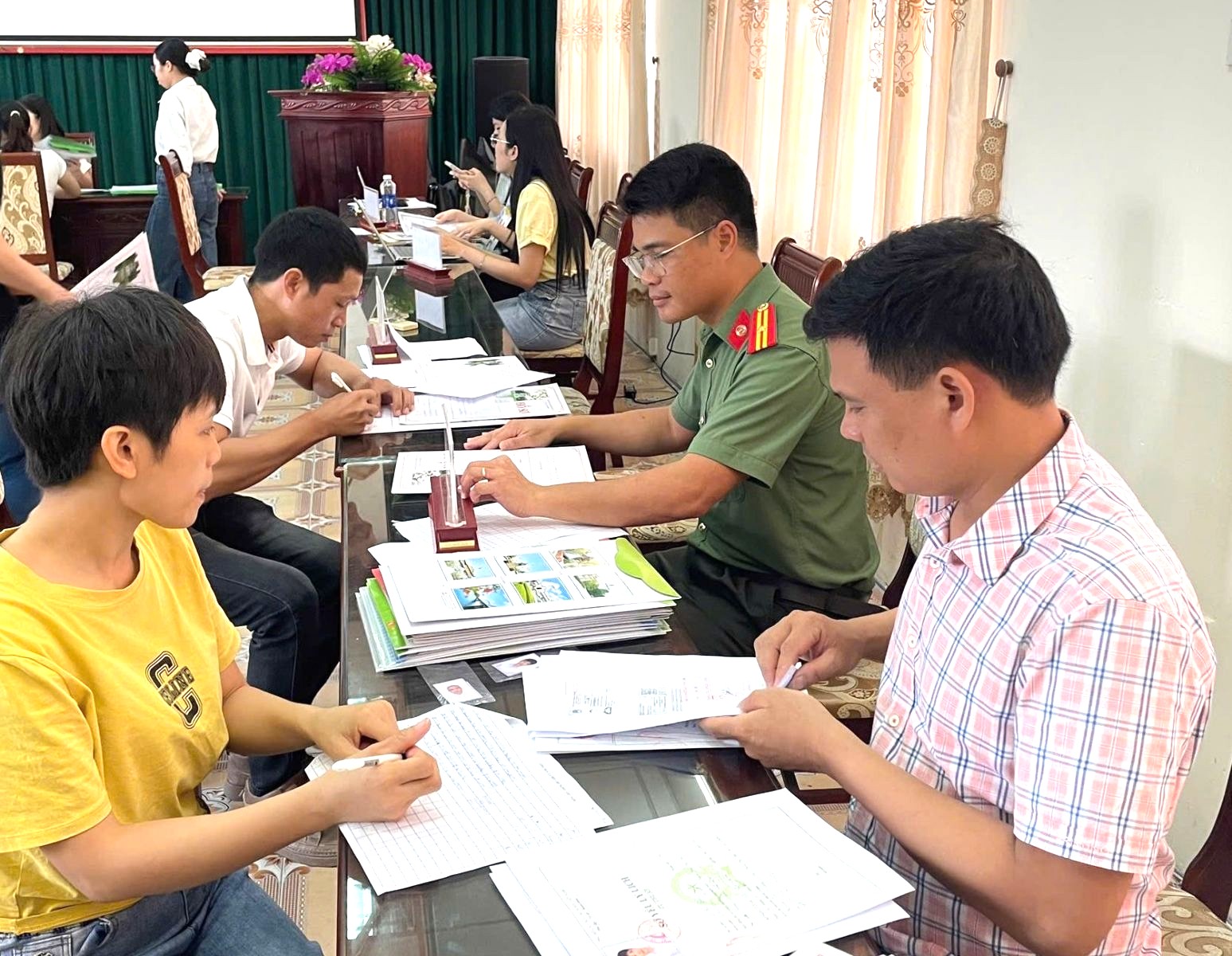 Công an Ninh Bình cảnh báo thủ đoạn lừa đảo đưa đi lao động nước ngoài trái phép