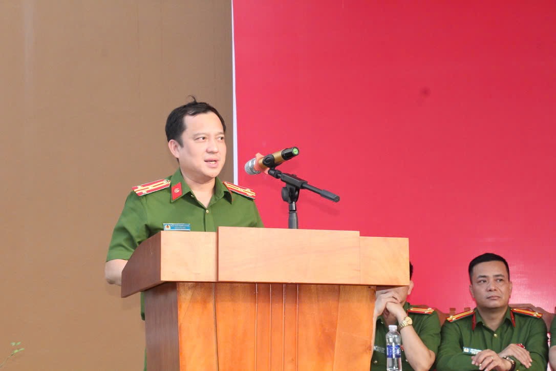 Thượng tá Trần Thái Quang Hoàng, Phó Giám đốc Công an tỉnh phát biểu chỉ đạo tại buổi thực tập phương án