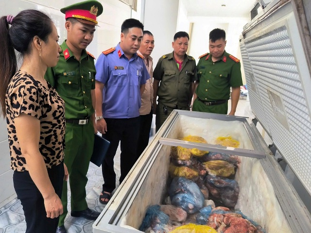 Nghệ An khởi tố vụ án đầu tiên liên quan đến việc bán thịt lợn nhiễm dịch