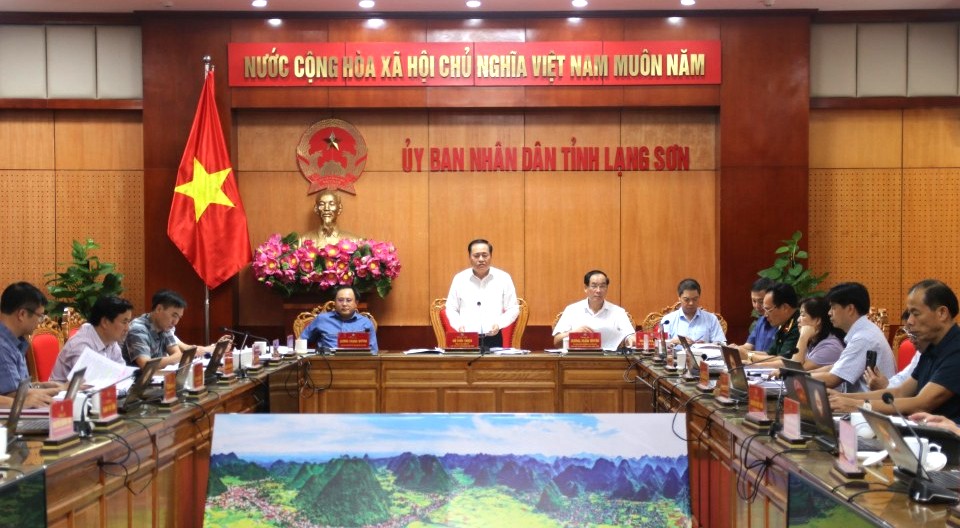 Chủ tịch UBND tỉnh Lạng Sơn Hồ Tiến Thiệu vừa chủ trì phiên họp