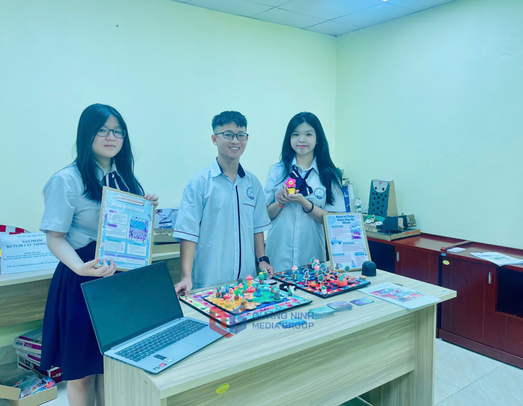 Bộ trò chơi giáo dục Eco Quest - Hành trình xanh của các em học sinh Trường THPT Ngô Quyền.