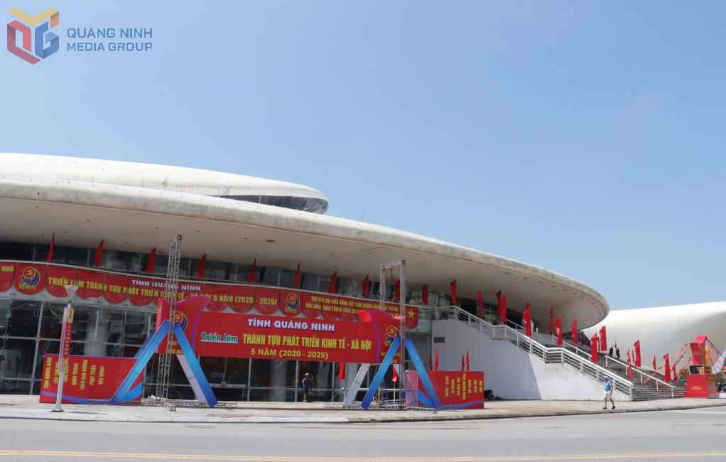 Triển lãm thành tựu phát triển kinh tế - xã hội tỉnh Quảng Ninh 5 năm (2020 - 2025) được tổ chức tại Cung Quy hoạch, Hội chợ và Triển lãm tỉnh.