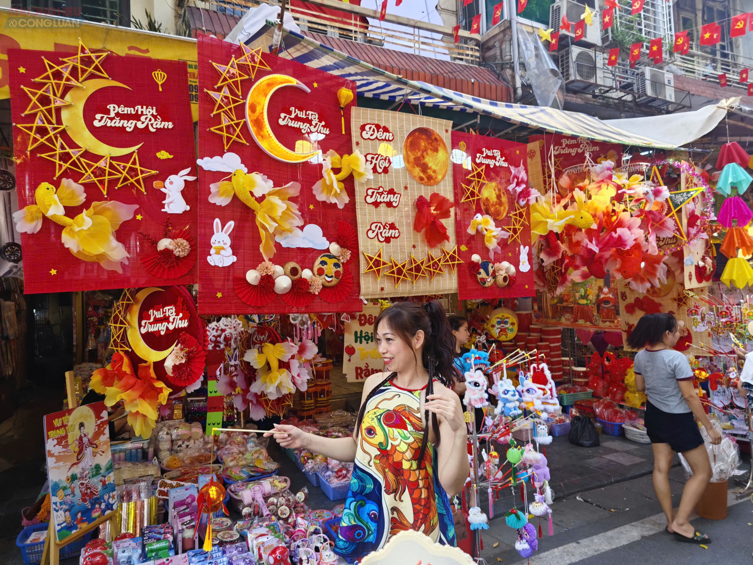 Những ngày cuối tuần, bạn trẻ từ các nơi đổ về chụp ảnh check-in Những ngày cuối tuần, bạn trẻ từ các nơi đổ về chụp ảnh check-in