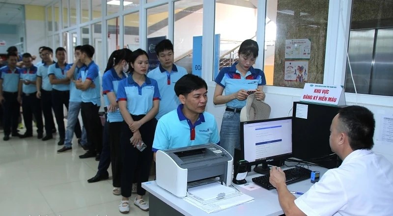 Chương trình “VietinBank - Trao giọt máu hồng sẻ chia sự sống” năm 2025 nhận được sự quan tâm và tham gia nhiệt tình của cán bộ, nhân viên và người lao động Chương trình “VietinBank - Trao giọt máu hồng sẻ chia sự sống” năm 2025 nhận được sự quan tâm và tham gia nhiệt tình của cán bộ, nhân viên và người lao động