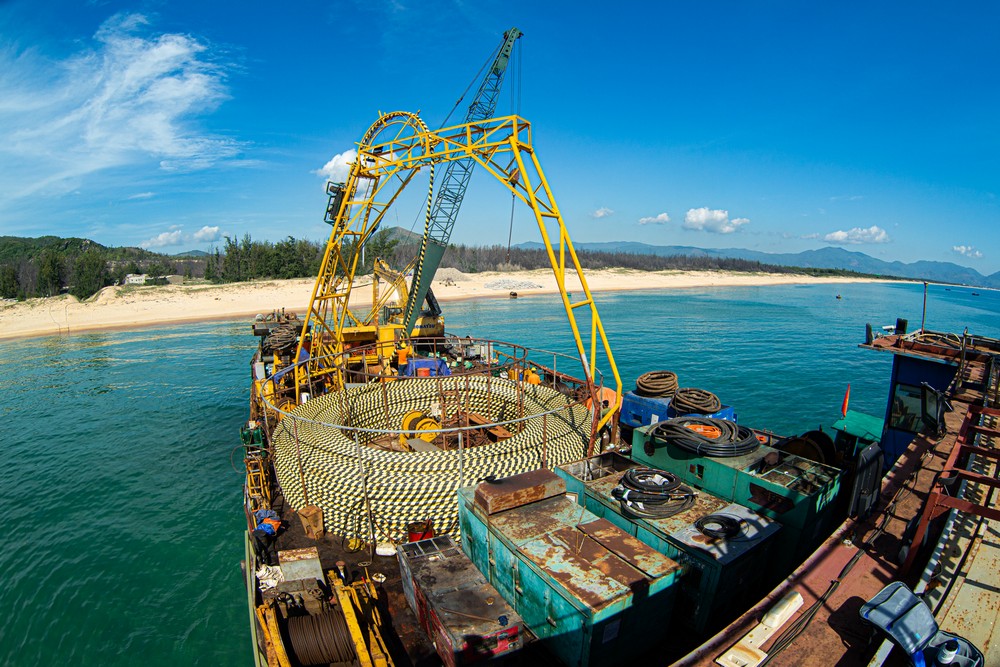 Đưa điện lưới quốc gia ra đảo Nhơn Châu