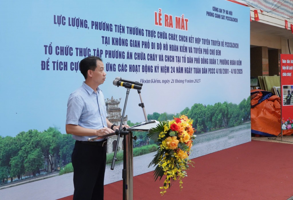 Phó Chủ tịch UBND phường Nguyễn Toàn Thắng phát biểu tại lễ ra mắt