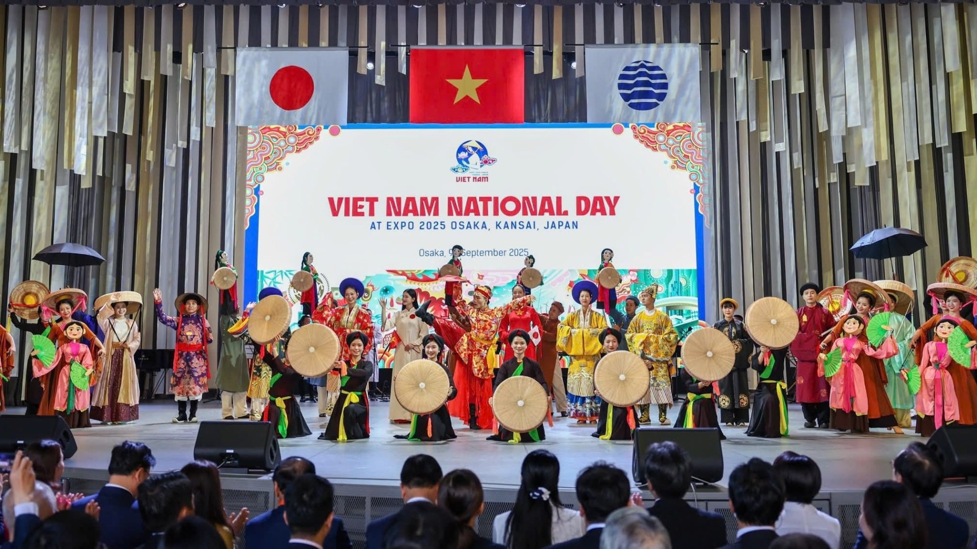 Ngày Quốc gia Việt Nam tại Triển lãm Expo Osaka Kansai 2025 giới thiệu lịch sử và văn hóa Việt Nam tới bạn bè quốc tế. Ngày Quốc gia Việt Nam tại Triển lãm Expo Osaka Kansai 2025 giới thiệu lịch sử và văn hóa Việt Nam tới bạn bè quốc tế.