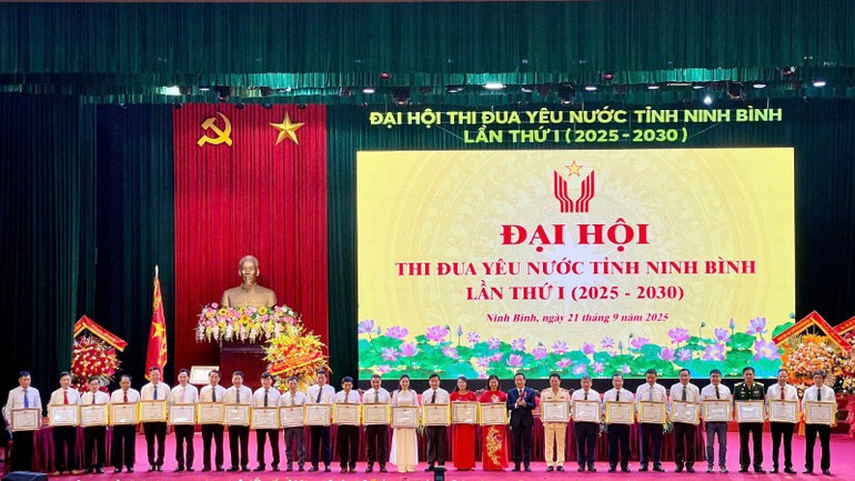 Các cá nhân được nhận Bằng khen của Chủ tịch Ủy ban nhân dân tỉnh Ninh Bình.