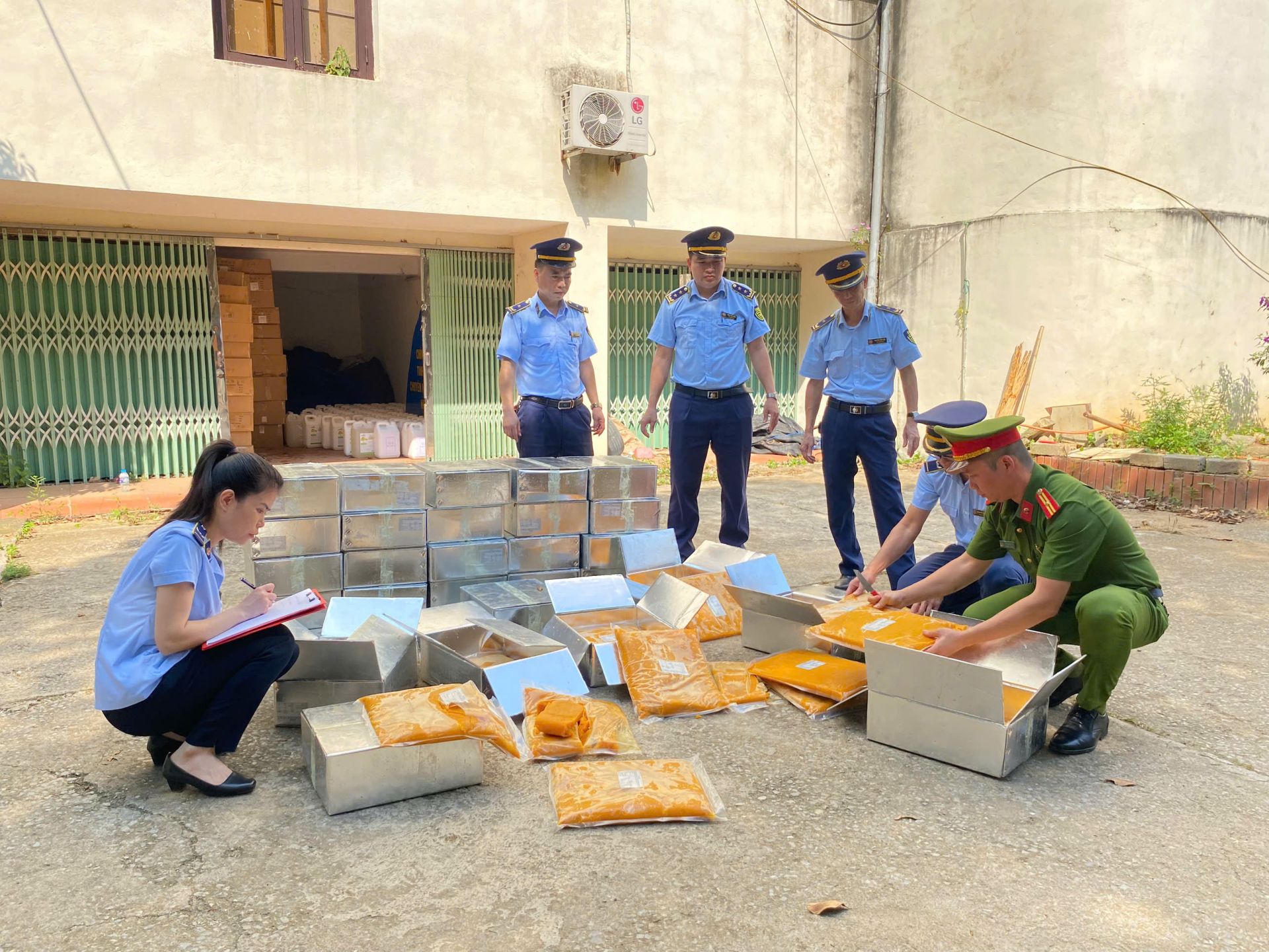 Lô hàng hóa vi phạm bị tạm giữ