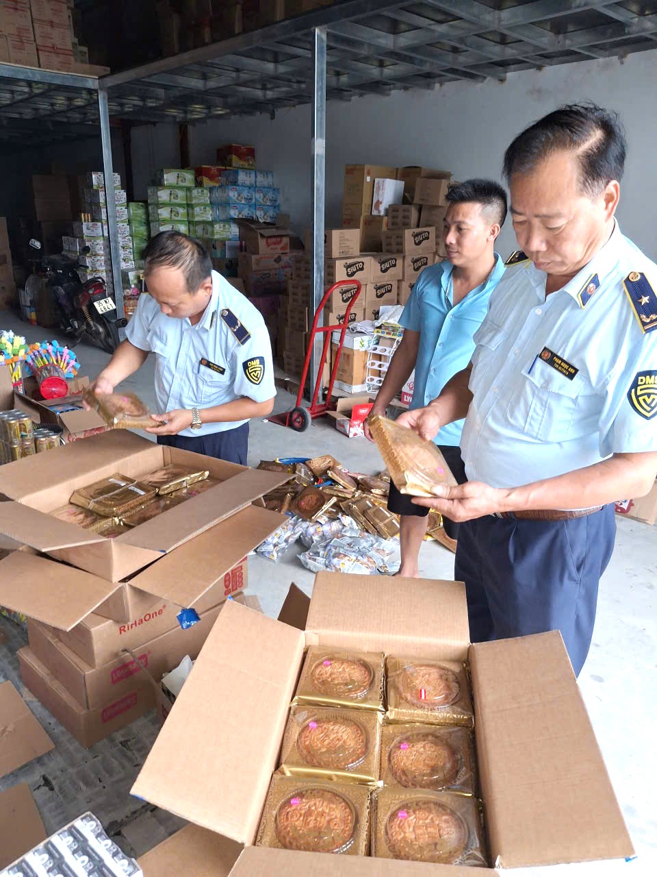 Quản lý thị trường Ninh Bình tăng cường kiểm soát thị trường dịp Tết Trung thu