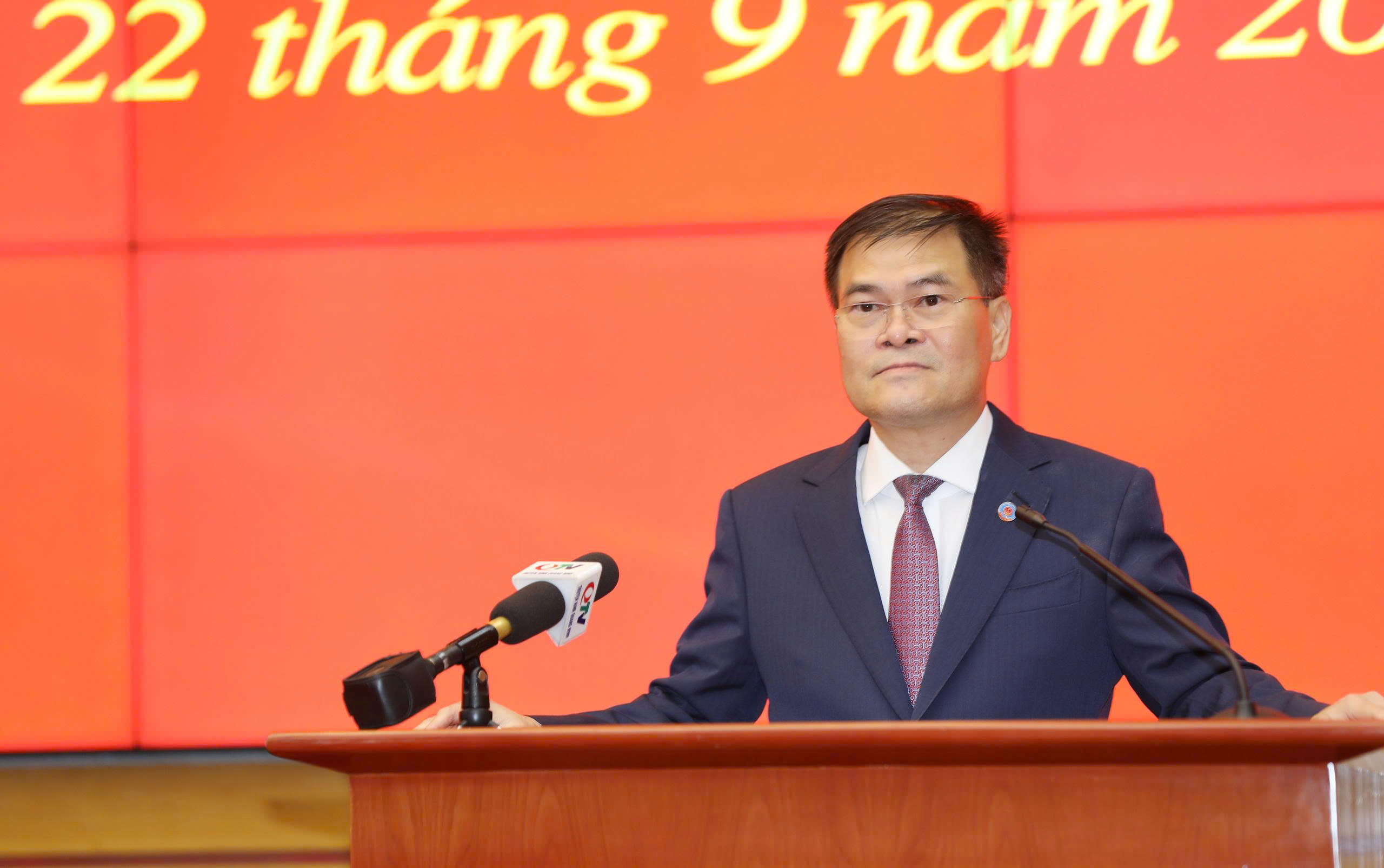 Ông Bùi Văn Khắng giữ chức Chủ tịch UBND tỉnh Quảng Ninh